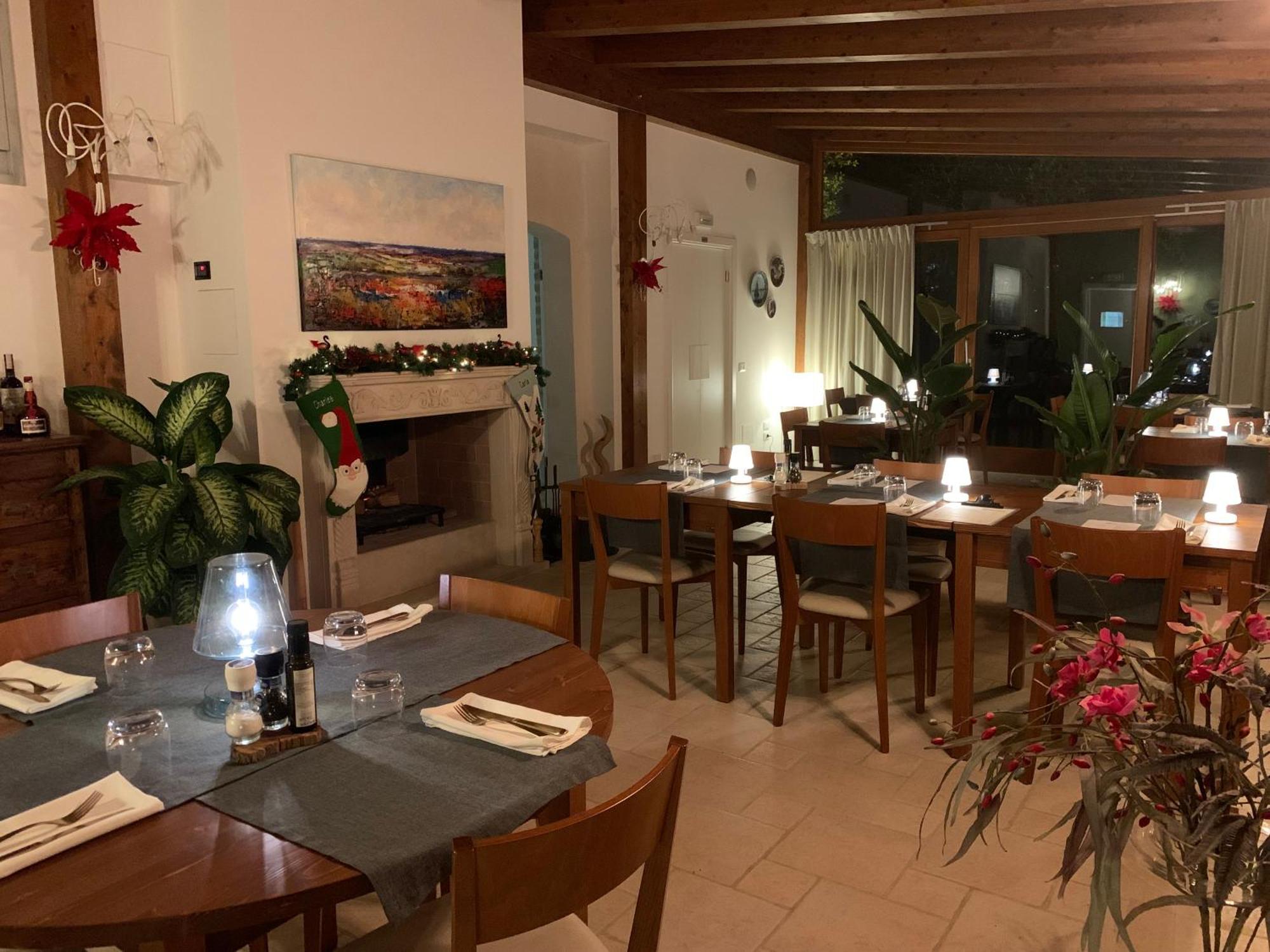 Gastronomic B&B Carlocarla Monte San Pietrangeli ภายนอก รูปภาพ