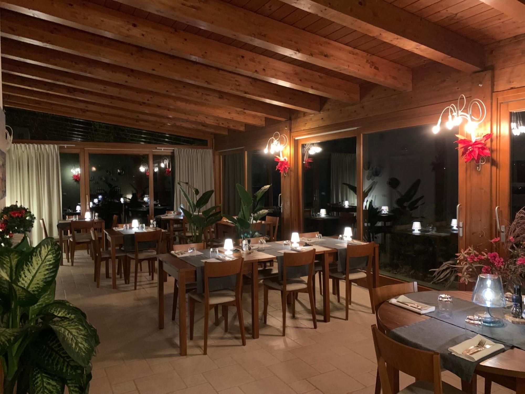 Gastronomic B&B Carlocarla Monte San Pietrangeli ภายนอก รูปภาพ