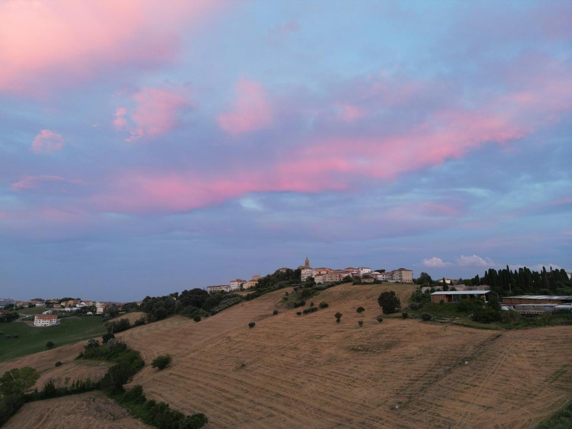 Gastronomic B&B Carlocarla Monte San Pietrangeli ภายนอก รูปภาพ
